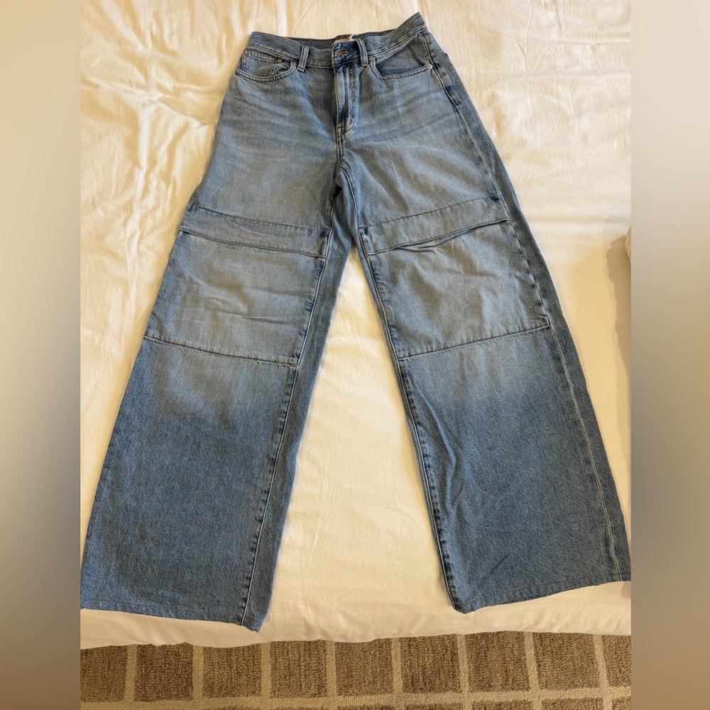 Madewell Superwide-Leg Jeans in Larkins Wash. size 26.